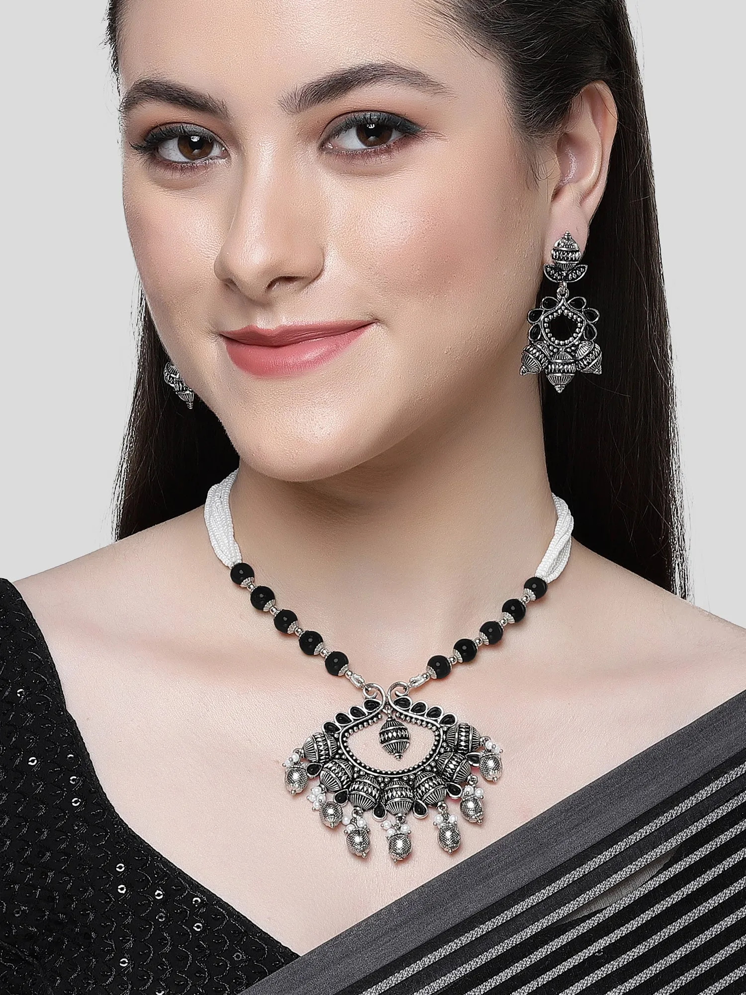 Karatcart Black Beads Oxidised Silver Necklace Set for Women